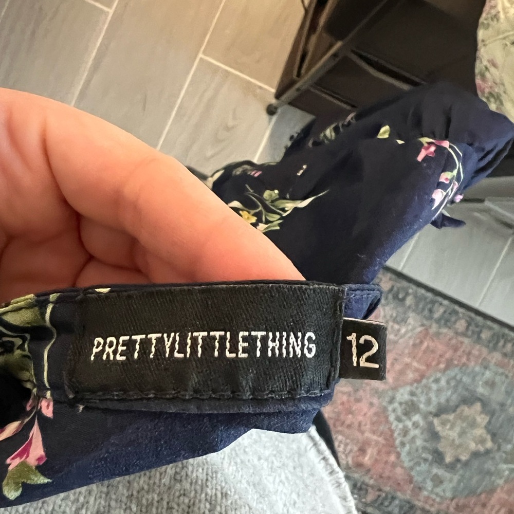 Pretty Little Thing Blouse - Picture 3 of 5